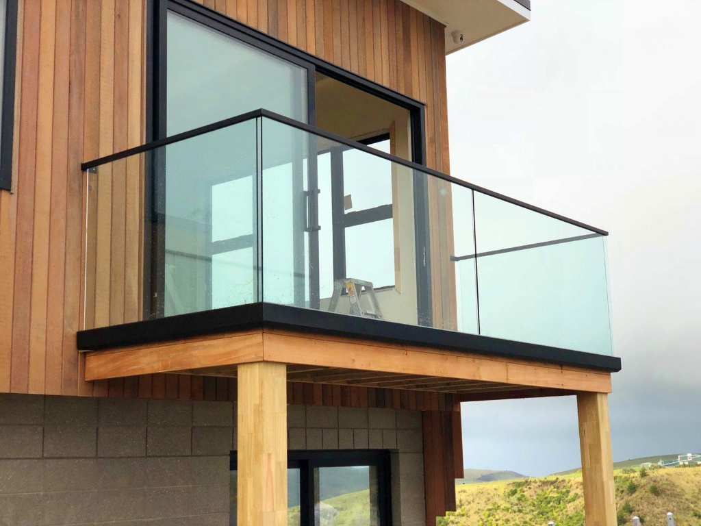 Architectural Glass Balustrade Systems — Supporting residential and commercial projects